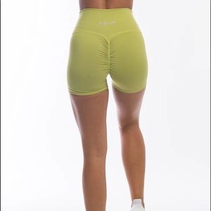 Scrunched booty shorts 🩳